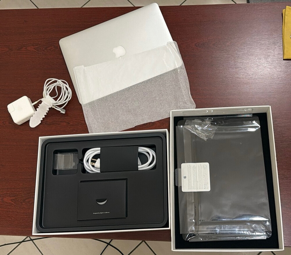MacBook Air 13-inch - 3