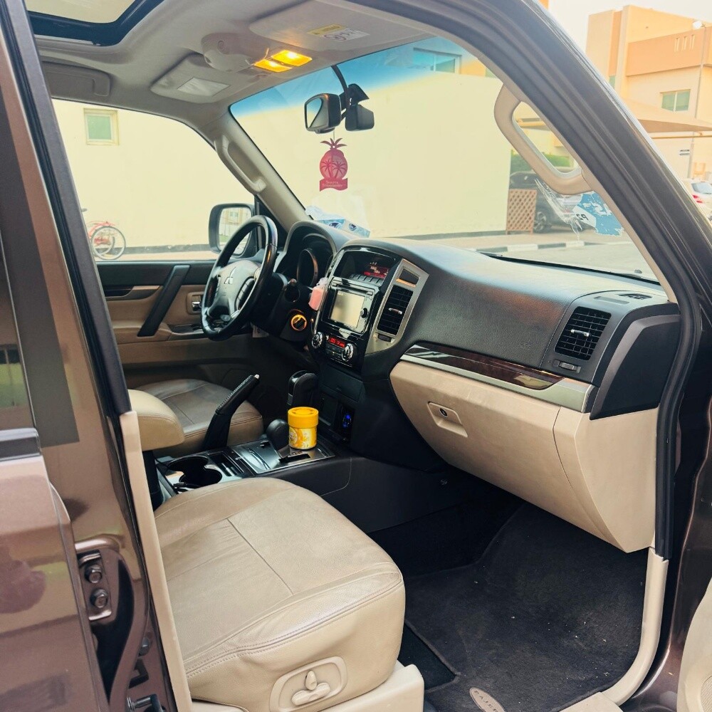 Mitsubishi pajero 2022 - 12