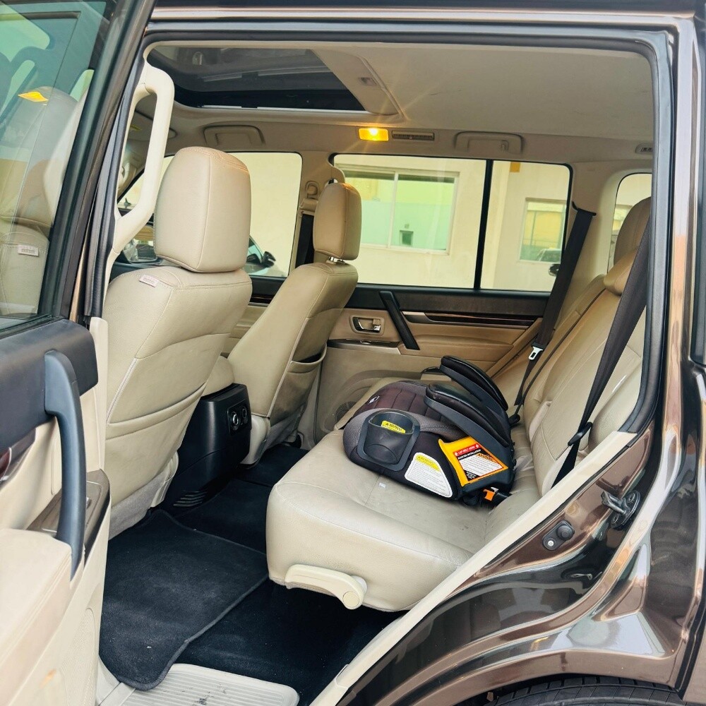 Mitsubishi pajero 2022 - 9