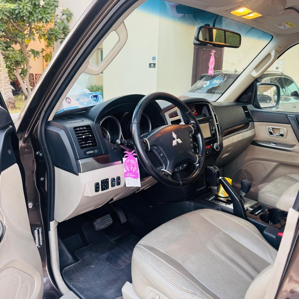 Mitsubishi pajero 2022 - 13