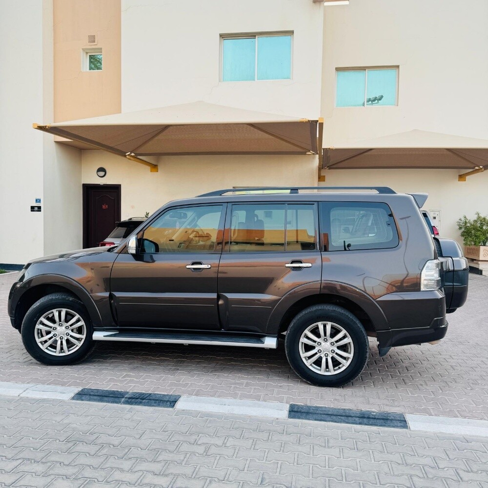 Mitsubishi pajero 2022 - 17