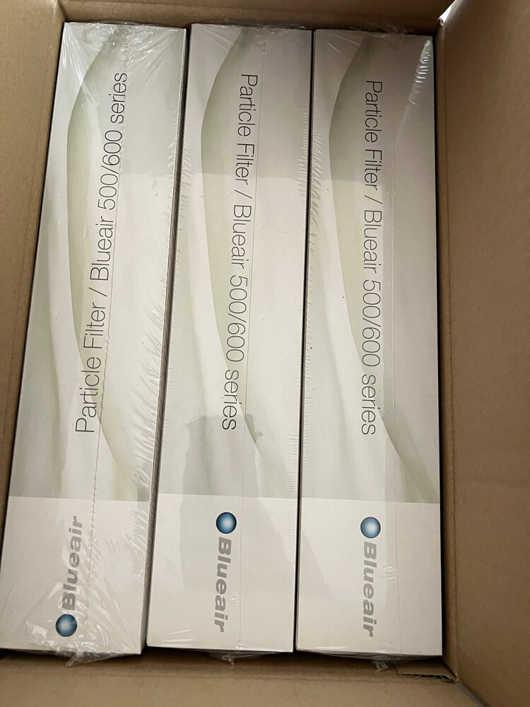 Blueair Air Purifier + new filters - 5
