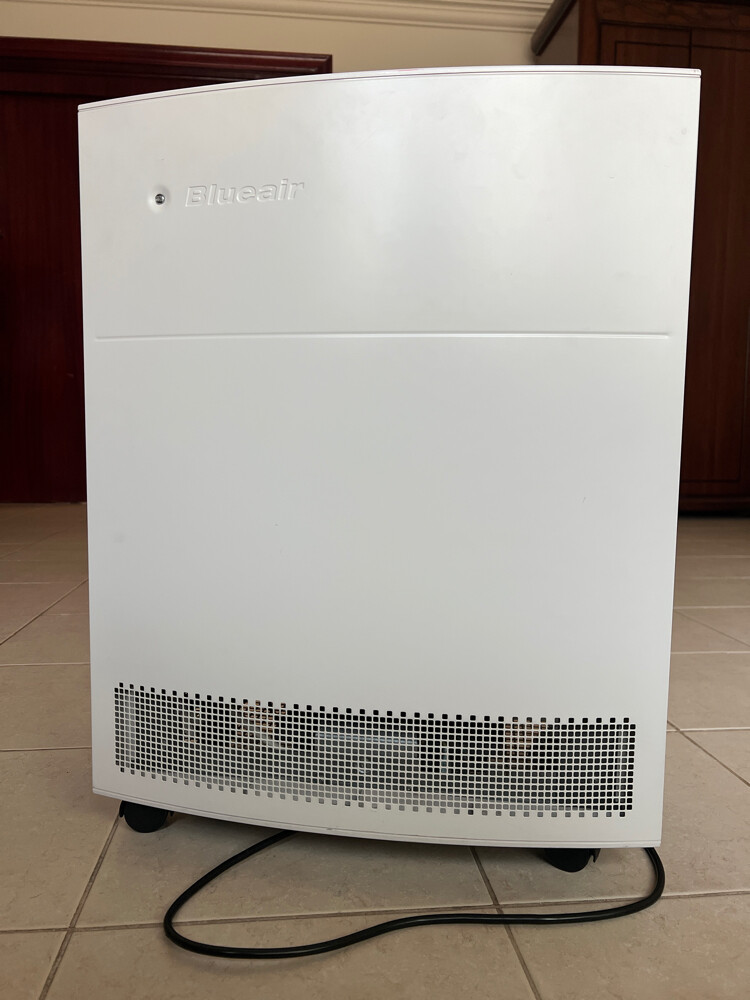 Blueair Air Purifier + new filters - 3