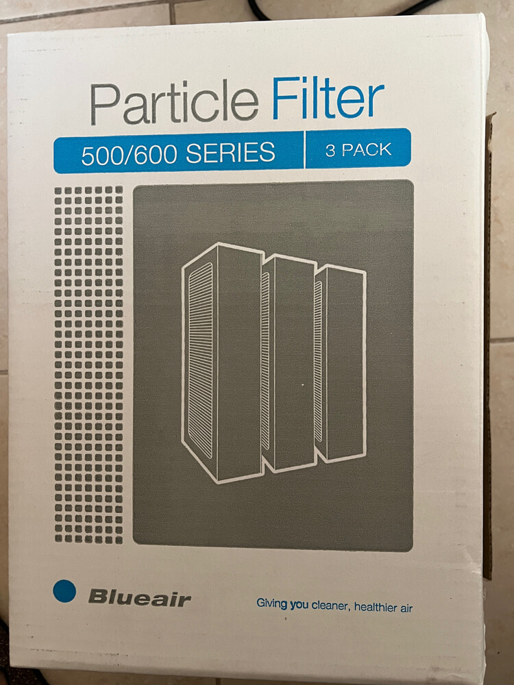 Blueair Air Purifier + new filters - 4