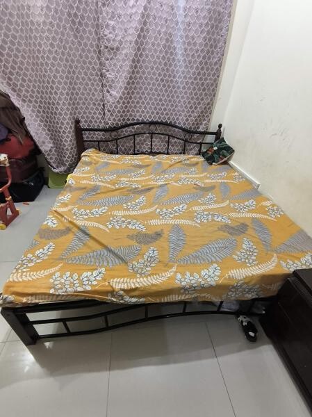 King size bed with 2 side boxes - 1