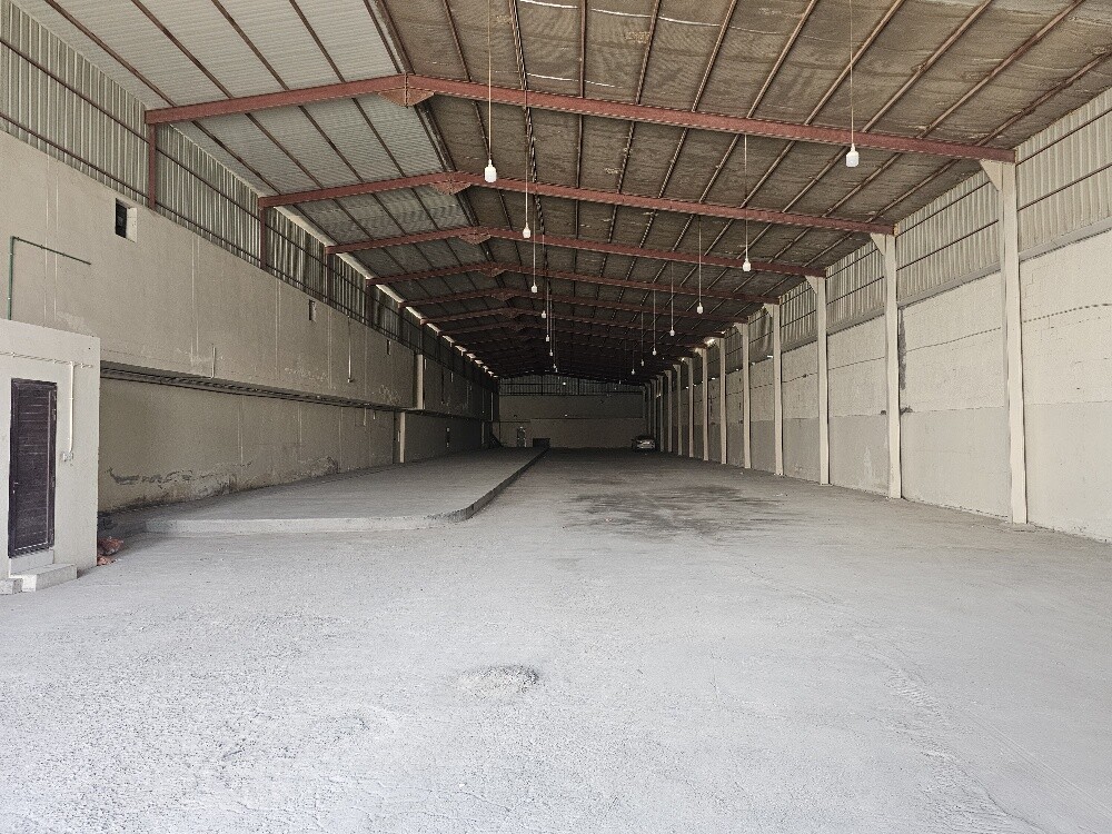Warehouse for rent in the industria - 1