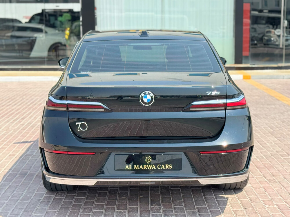 بي ام دبليو 735 أي موديل 2025 - 2
