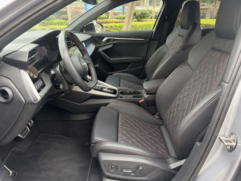 Audi S3 Sportback 2.0t QUATTRO - 2