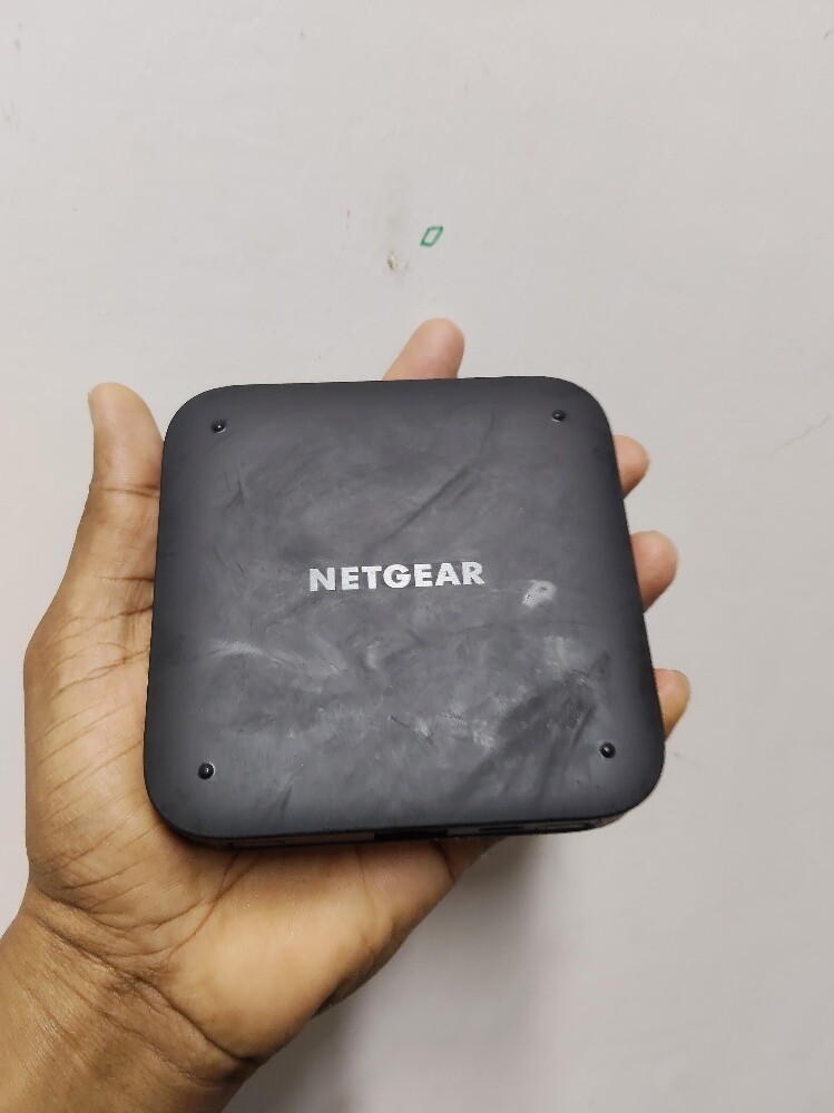 M5 5G pocket WiFi router - 5