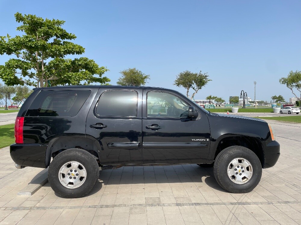 GMC YUKON MODIFIED - 3