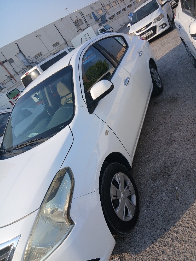 Nissan sunny - 2