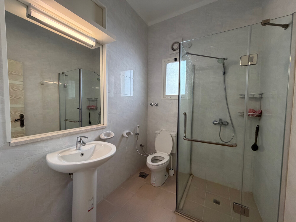 villa for sale in wakra - 4