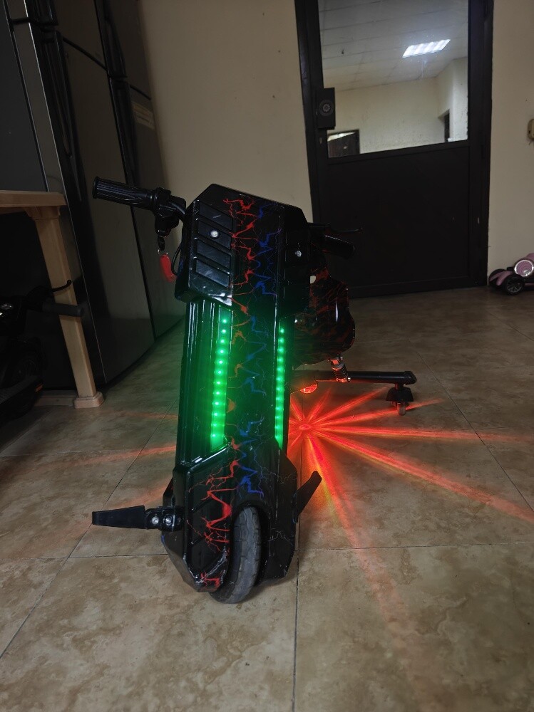Electric schoter Bluetoot lik new - 1