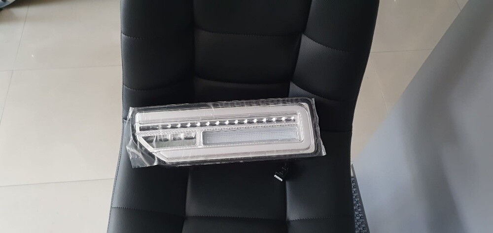 suzuki jimny tail light gray color - 2