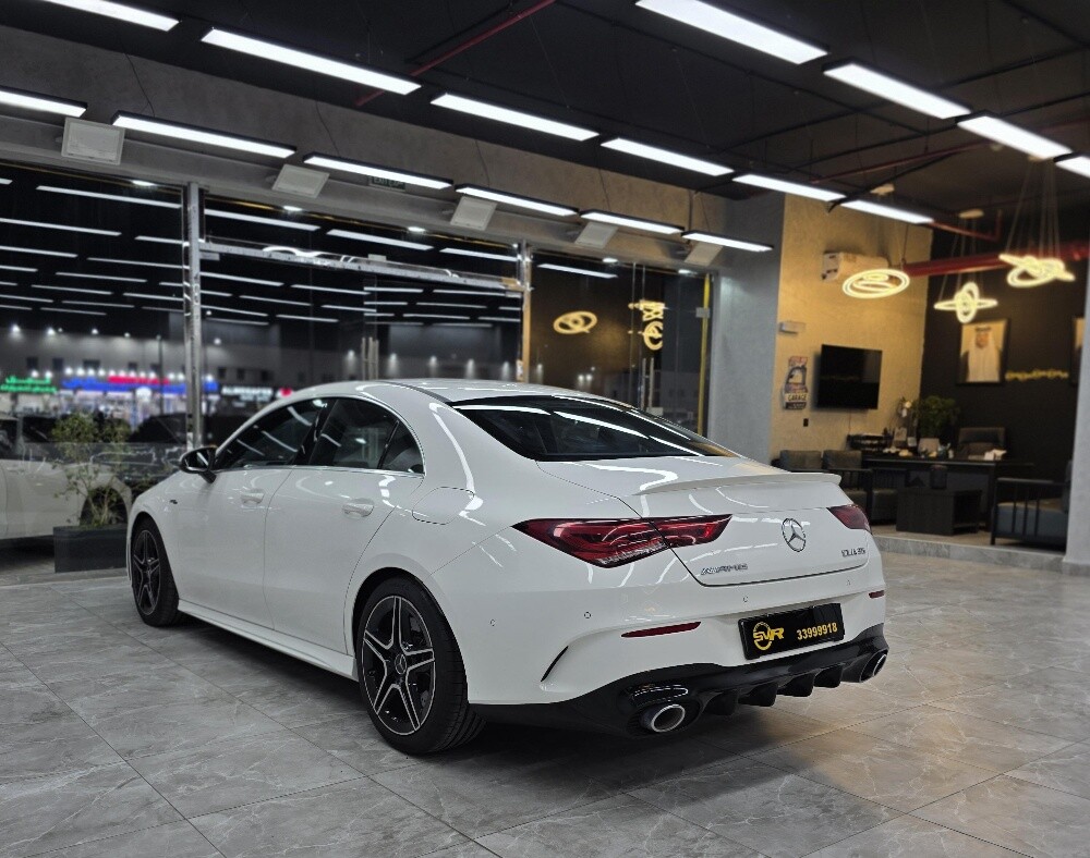 Mercedes-Benz - 8