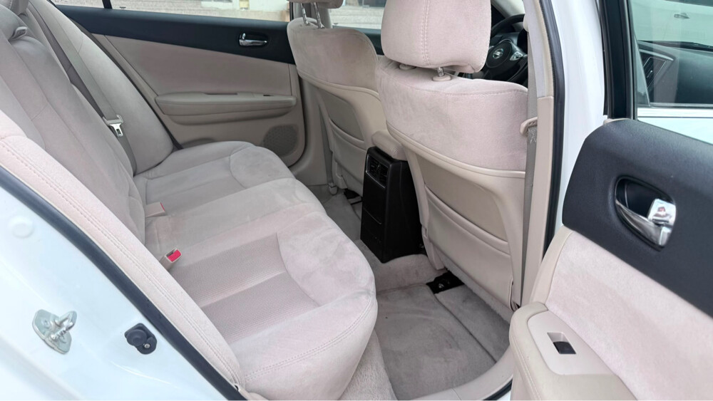 Nissan maxima - 8