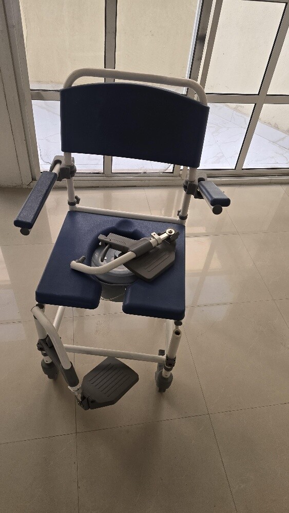 Medical bed + wheelchair - 4