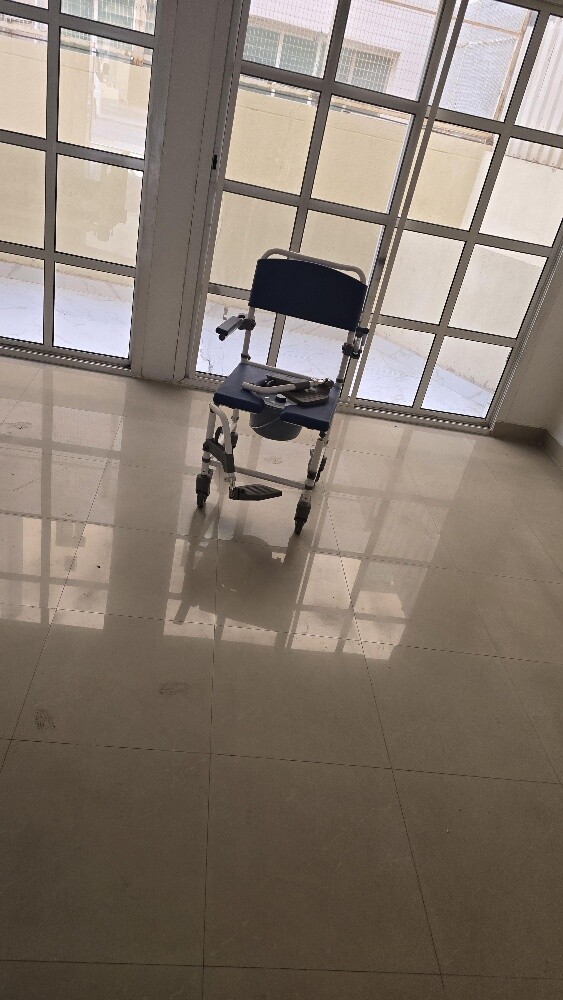 Medical bed + wheelchair - 3
