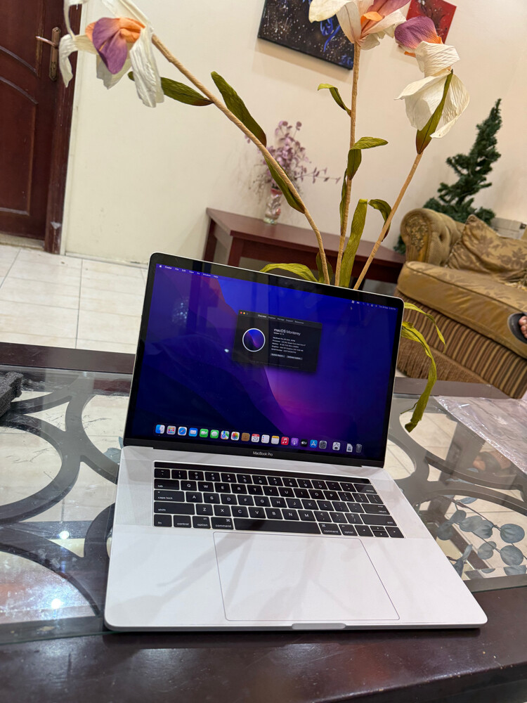 Apple MacBook Pro 2016 16-inch USA  - 4