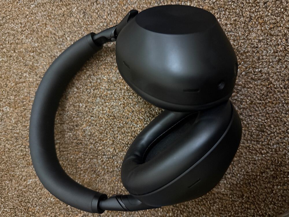 Sony WH-1000XM6 - 2