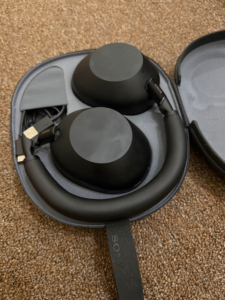 Sony WH-1000XM6 - 1