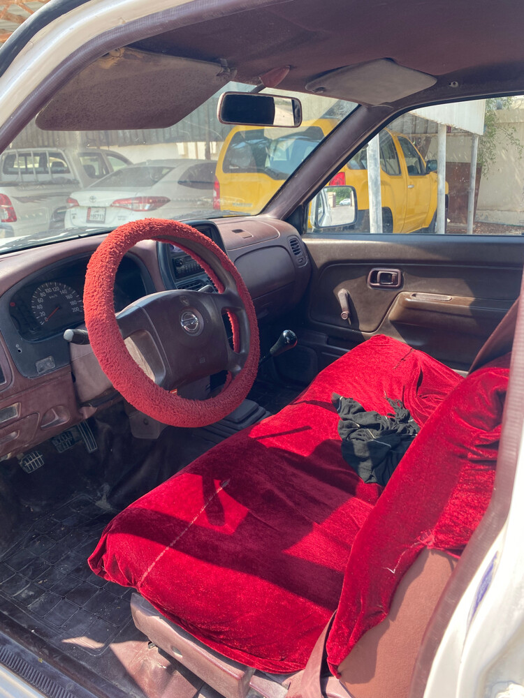 Nissan 2010 Model - 4