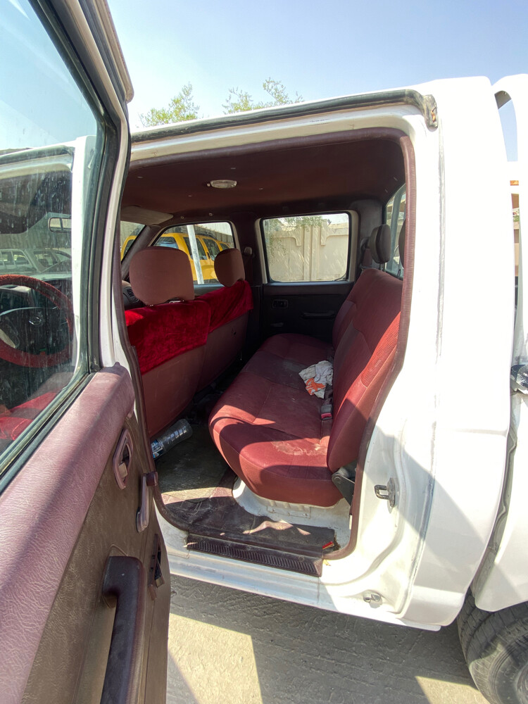 Nissan 2010 Model - 6