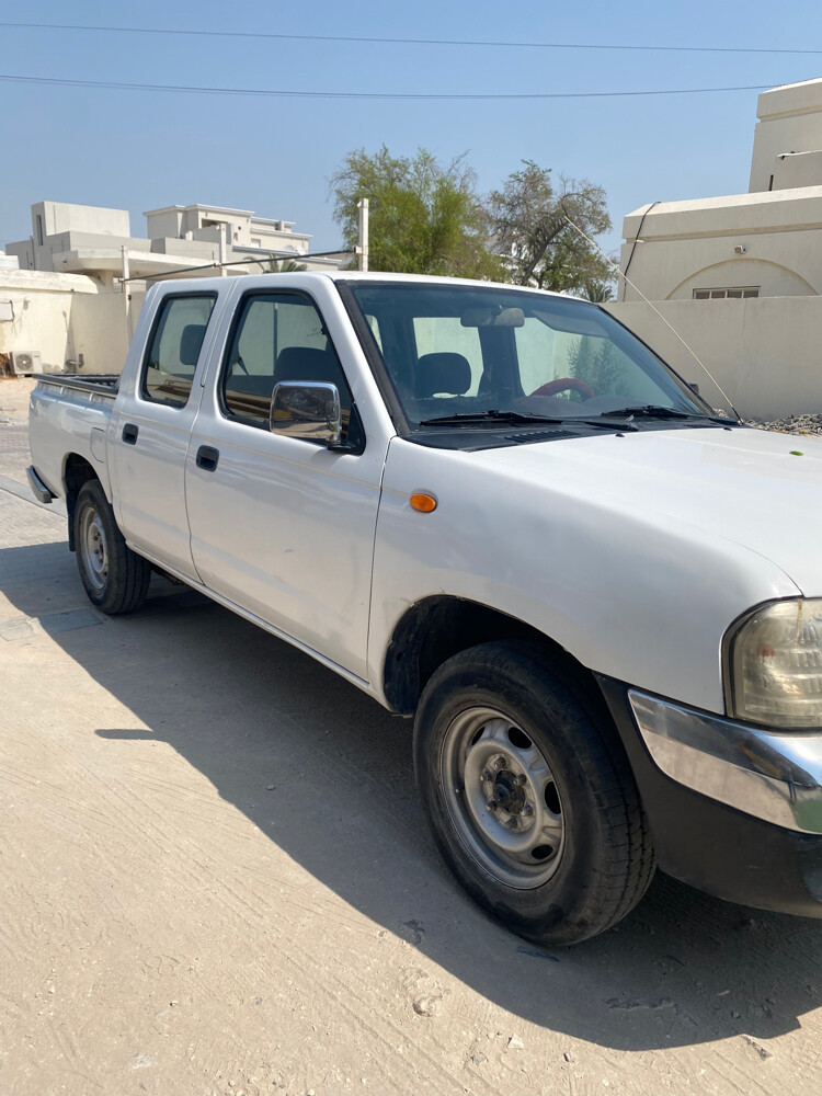 Nissan 2010 Model - 5