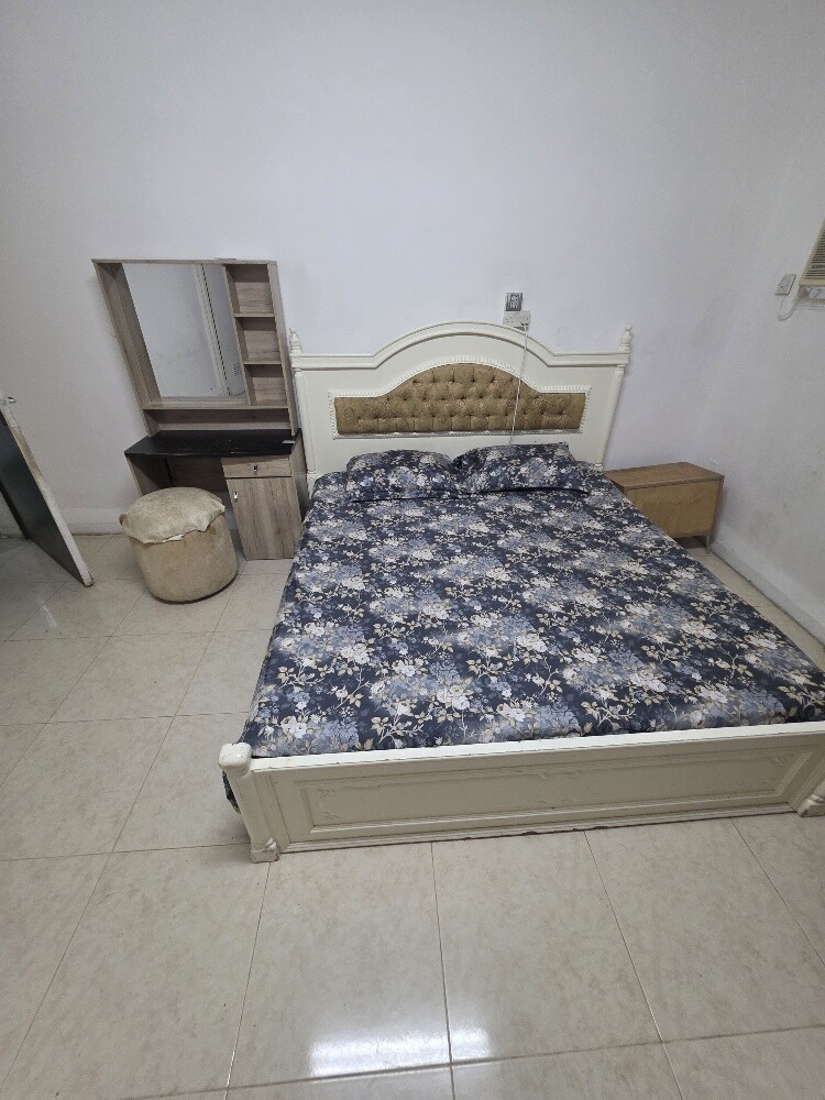 سرير وتسريحة - 1