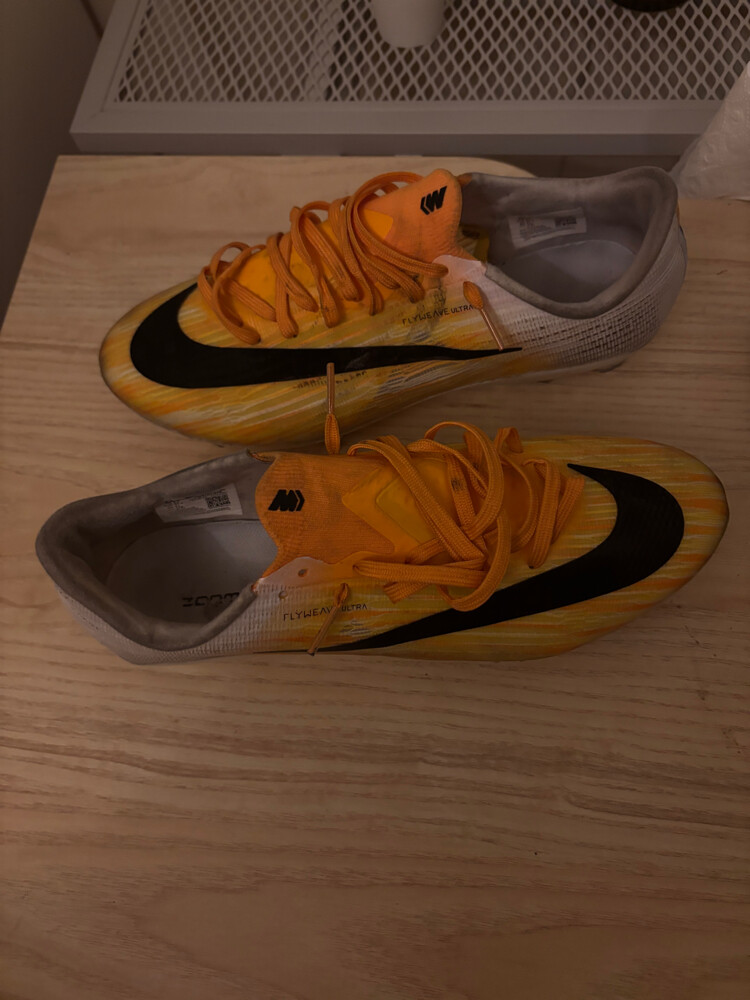football shoes - 1