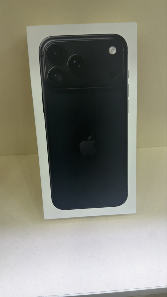 18 pro max 256 gb black colour  - 1