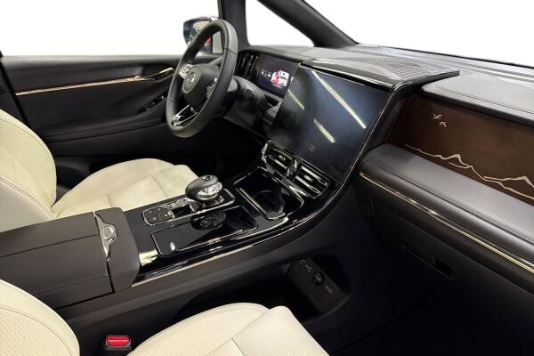 GAC M8 2.0LT GX 2025 27,100 KM - 2