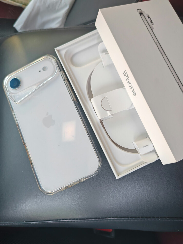 iPhone 17 Air - 1