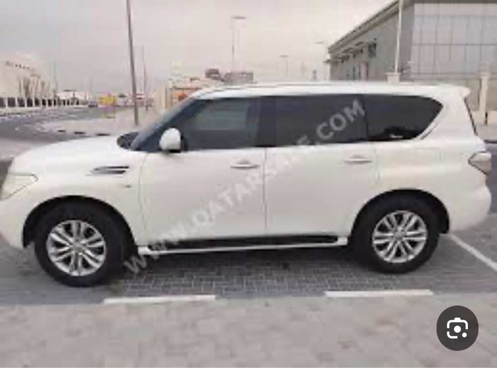 للبيع. نيسان حجم كبير. 3000 سي - 2