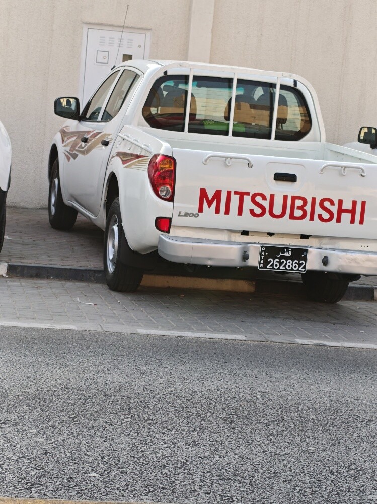 L200 Mitsubishi in mura - 3
