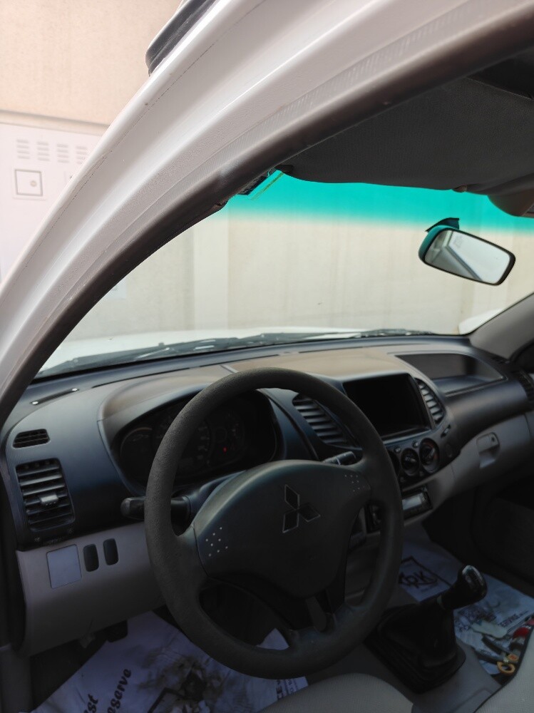 L200 Mitsubishi in mura - 1