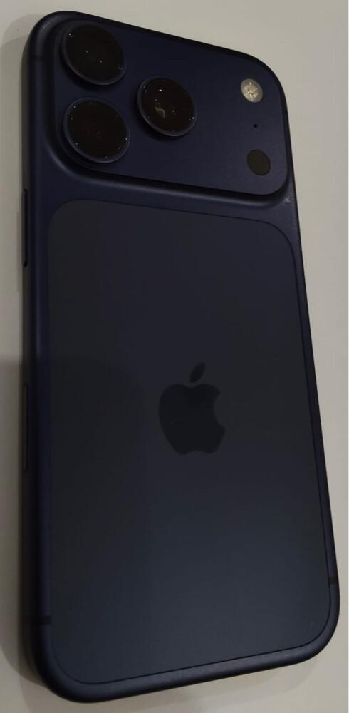 Apple iPhone 17 Pro 256GB Deep Blue - 1