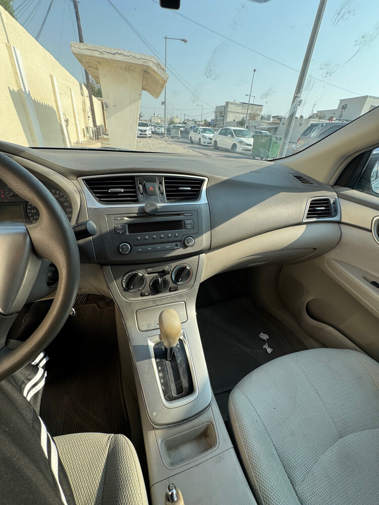 Nissan Sentra - 10