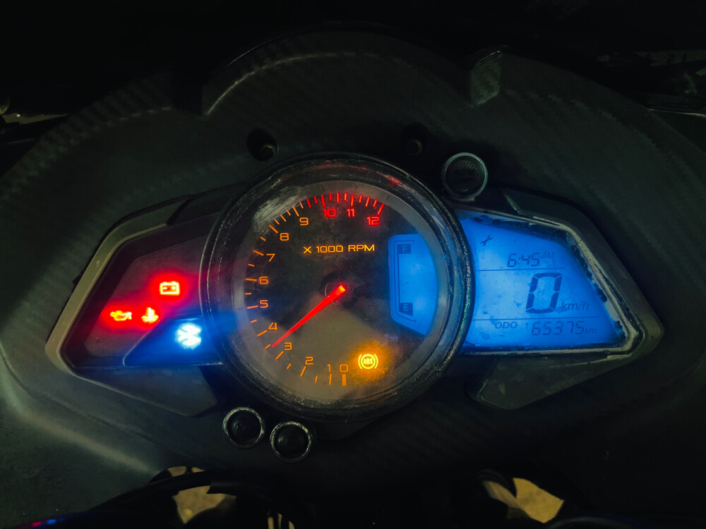 Bajaj rs200 bs6 - 2