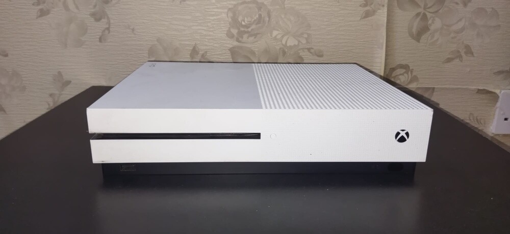 Xbox one s 1TB - 3