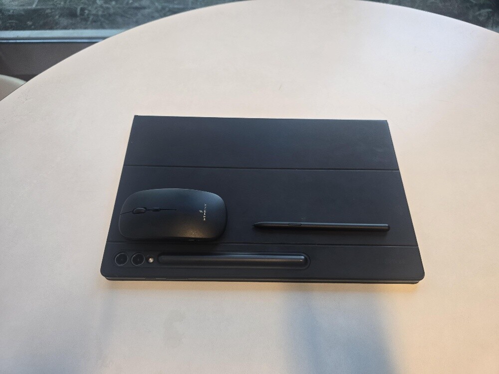 S tab s 9 ultra+ keyboard+mouse - 2