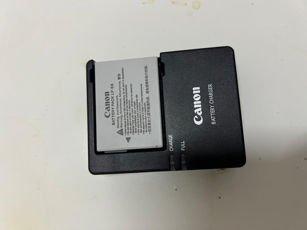 Canon D700 with Battery Grip - 5