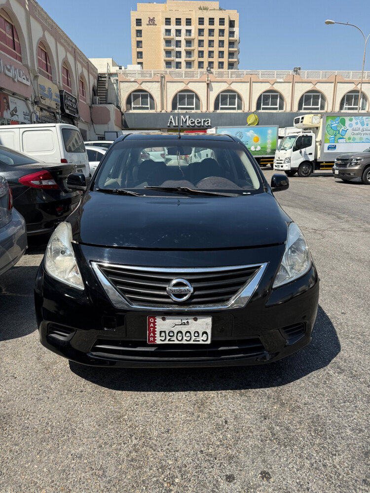 Nissan sunny 2012 - 1