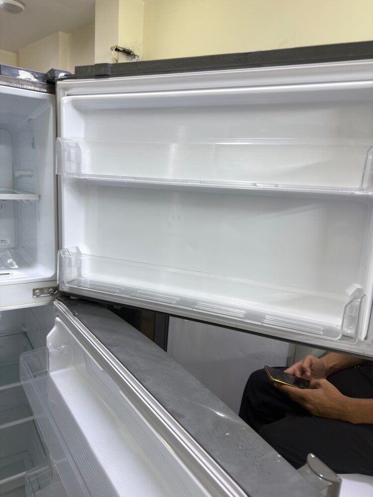 LG silver big size fridge for sale - 2