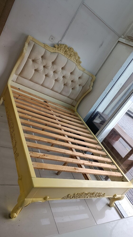 Queen size bed with mattress for sa - 4