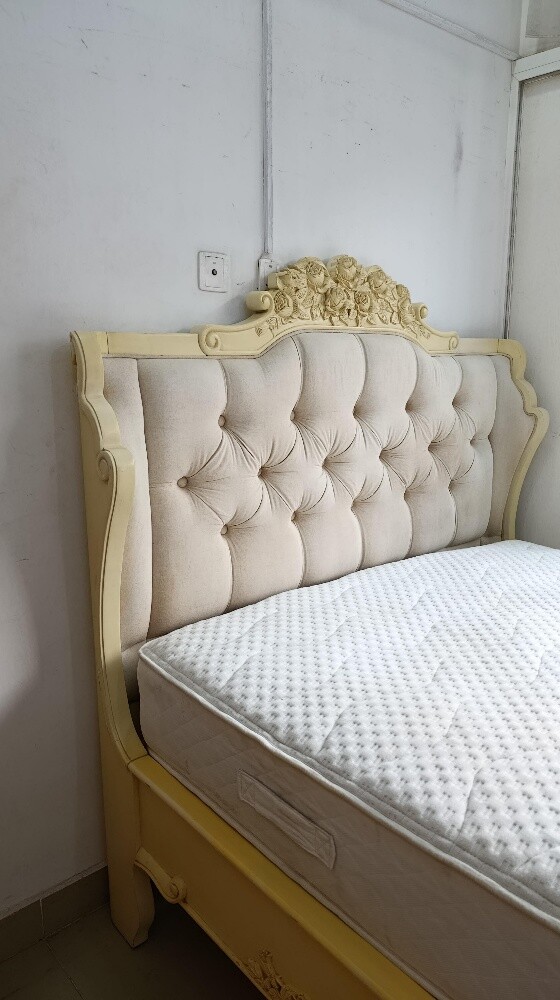 Queen size bed with mattress for sa - 3