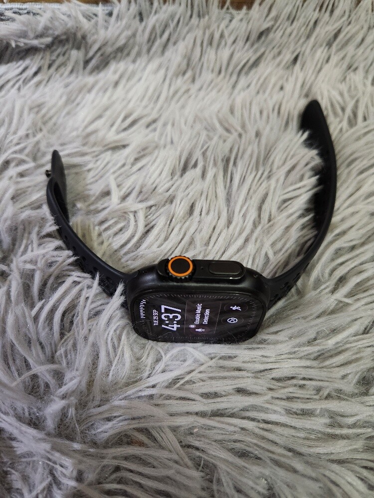 Apple Watch Ultra 2 Read ad - 2