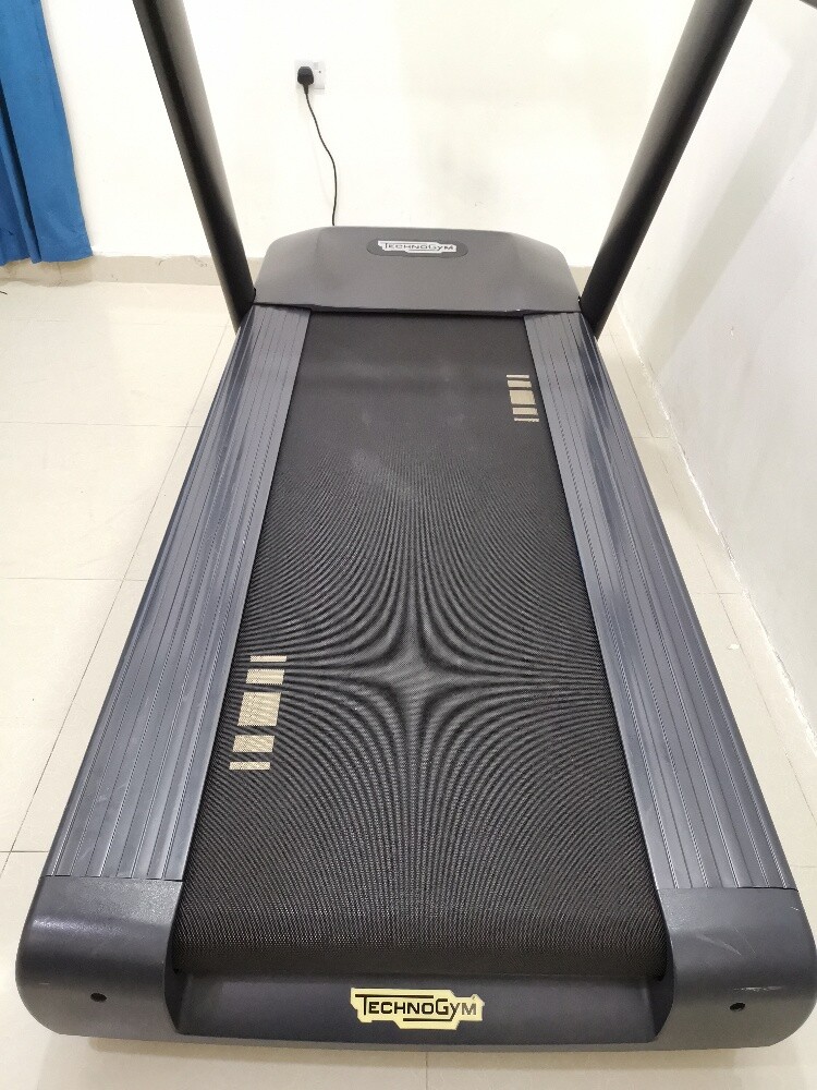 TREADMILL TECHNOGYM HEAVY DUTY - 4