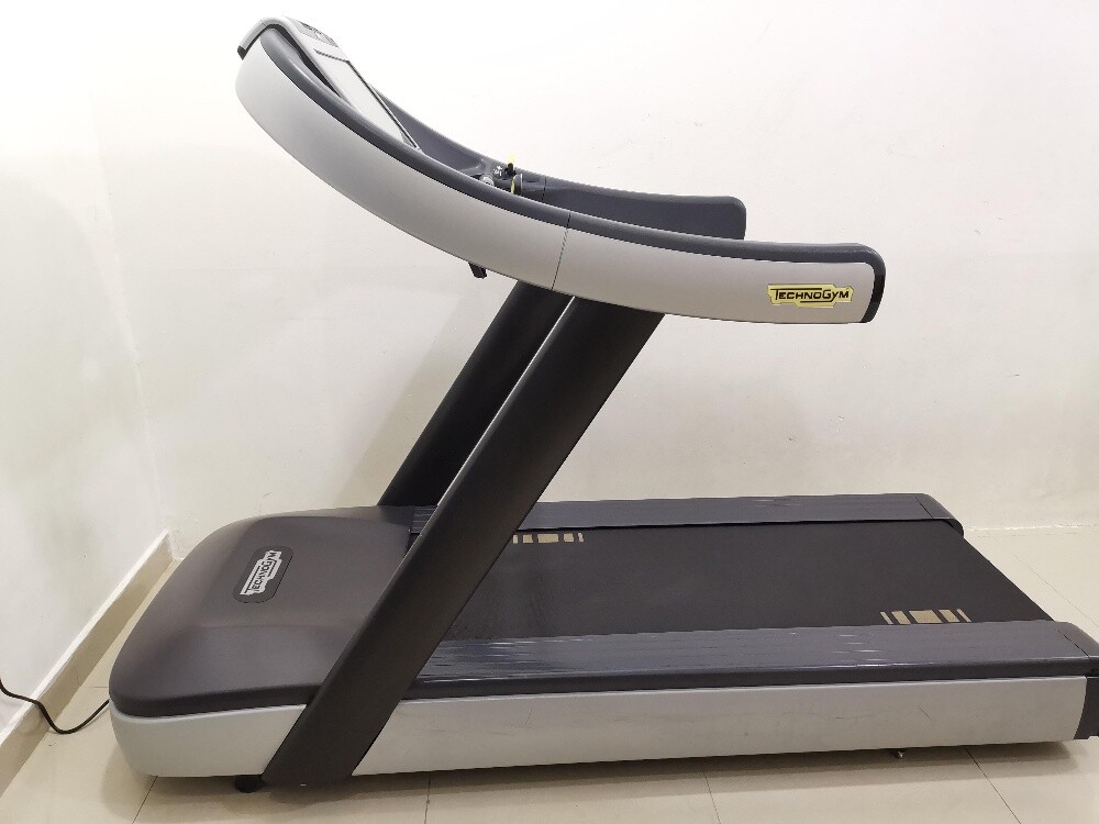 TREADMILL TECHNOGYM HEAVY DUTY - 9