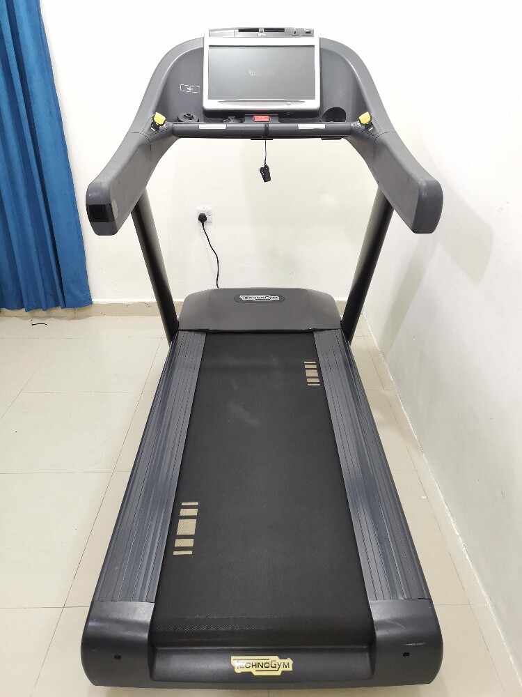 TREADMILL TECHNOGYM HEAVY DUTY - 2